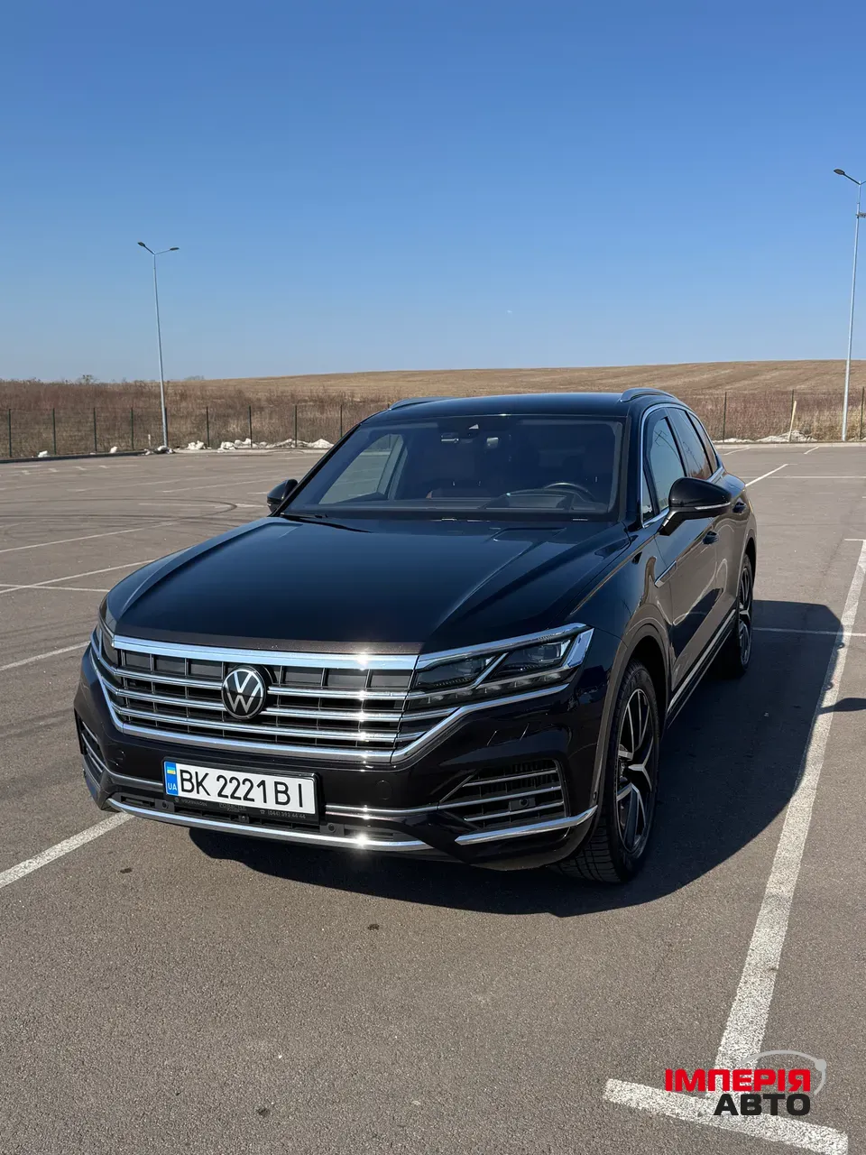 Volkswagen Touareg - фото 2