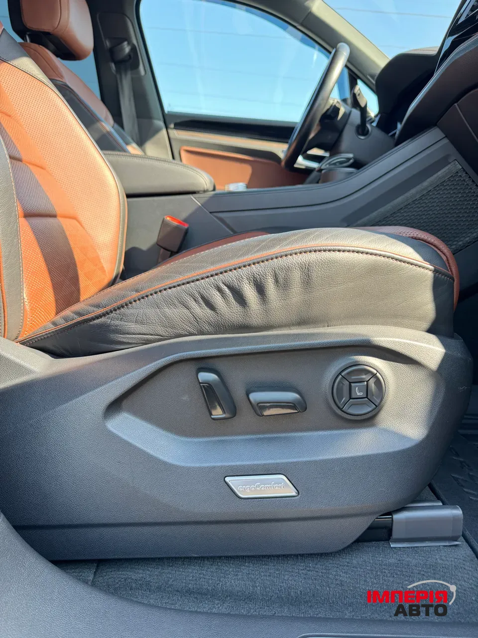 Volkswagen Touareg - фото 11