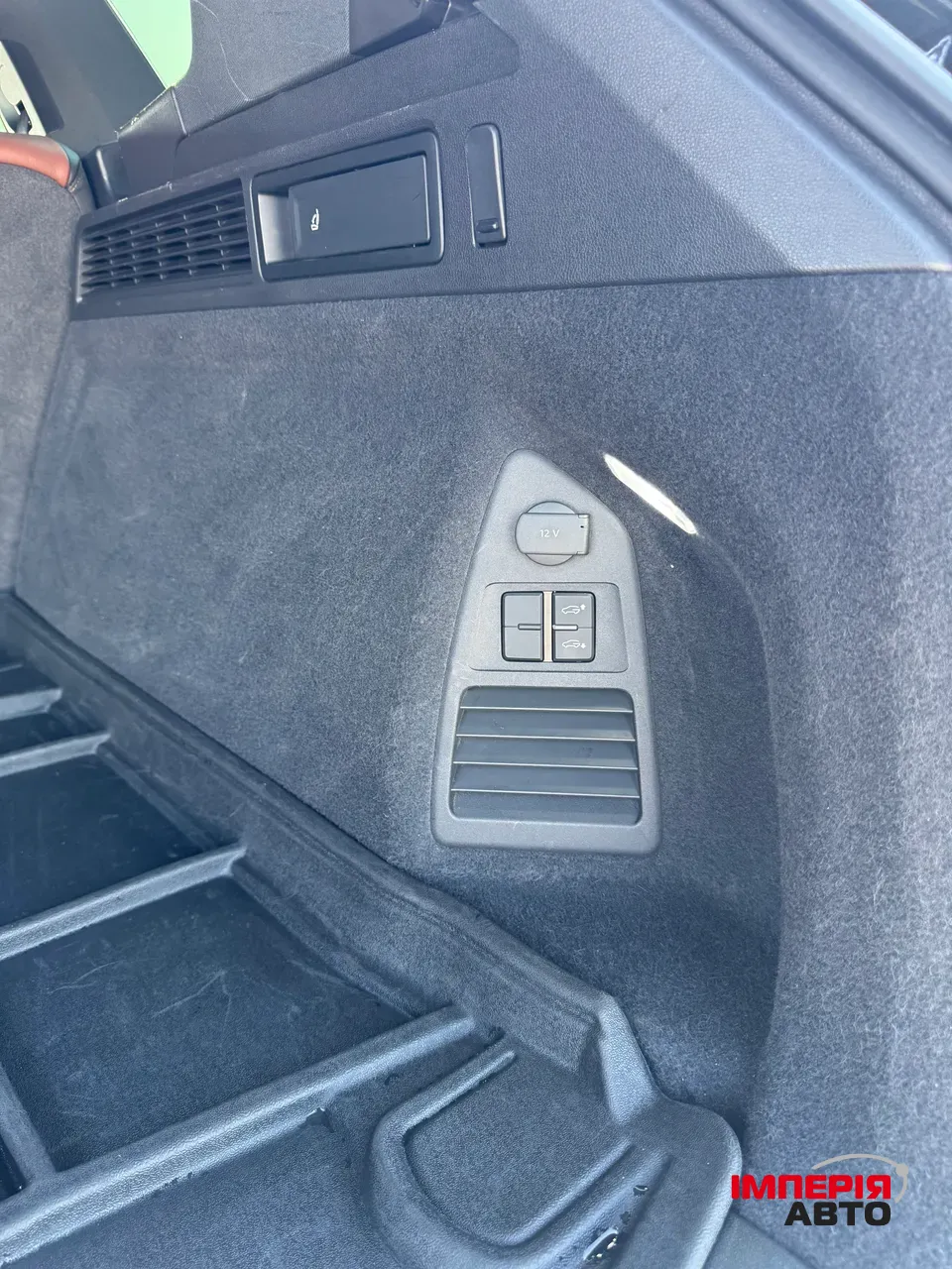 Volkswagen Touareg - фото 21