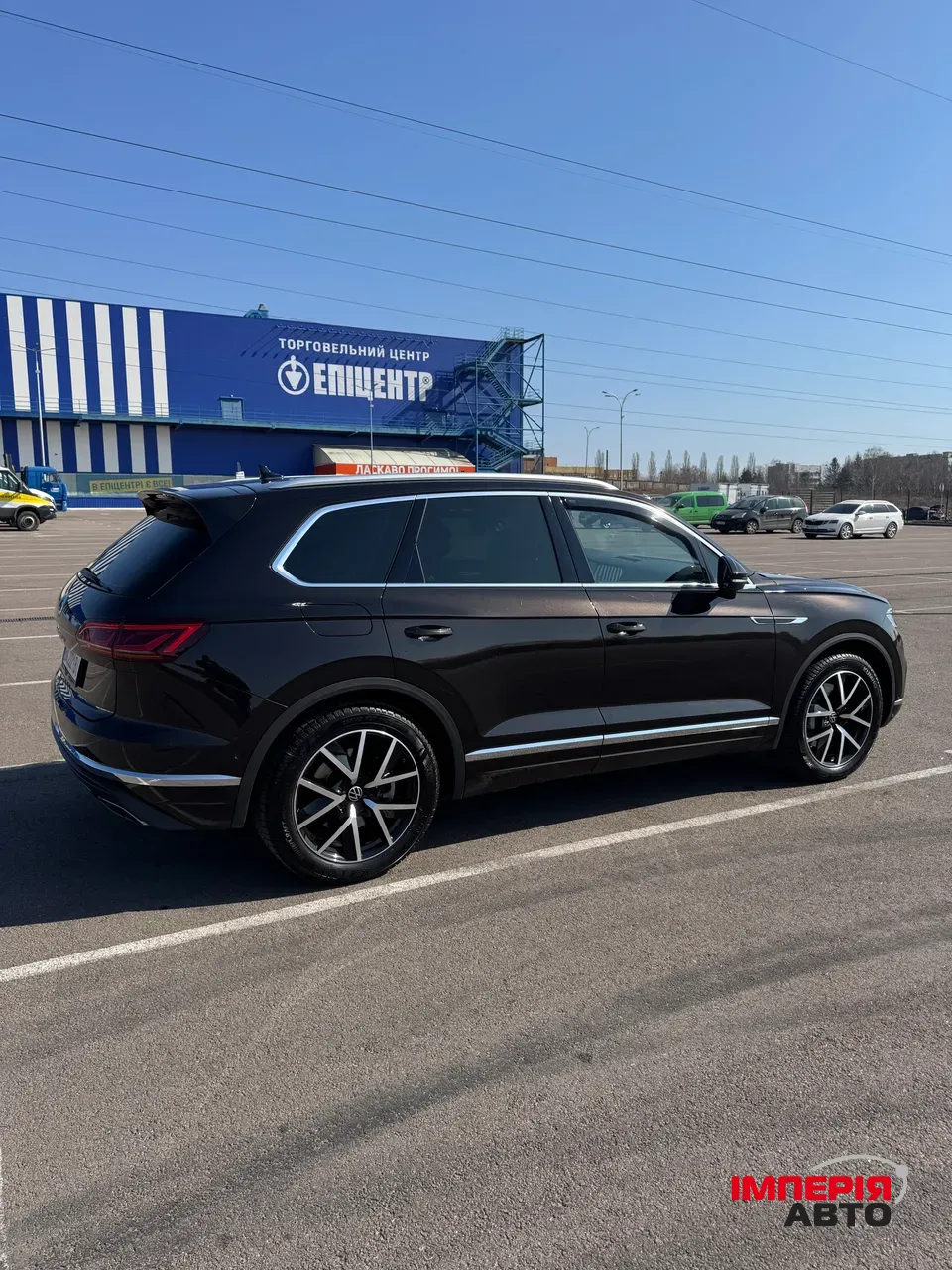 Volkswagen Touareg - фото 7