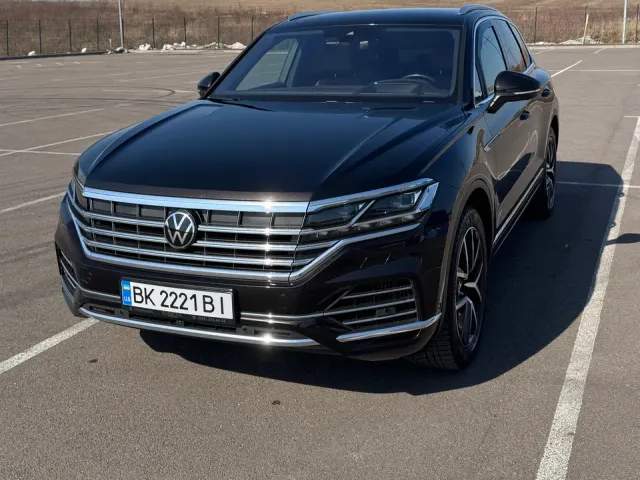 Volkswagen Touareg - фото 2
