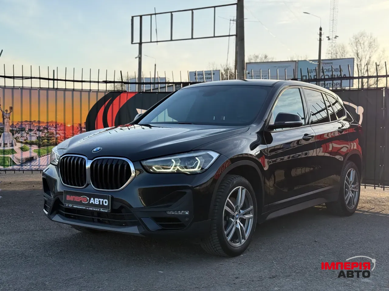BMW X1 - фото 1