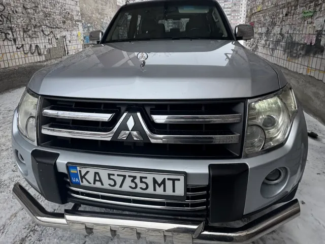 Mitsubishi Pajero - фото 2