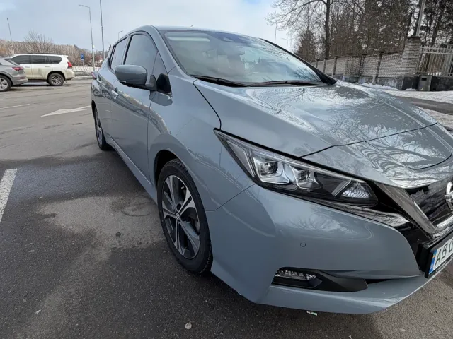 Nissan Leaf - фото 2