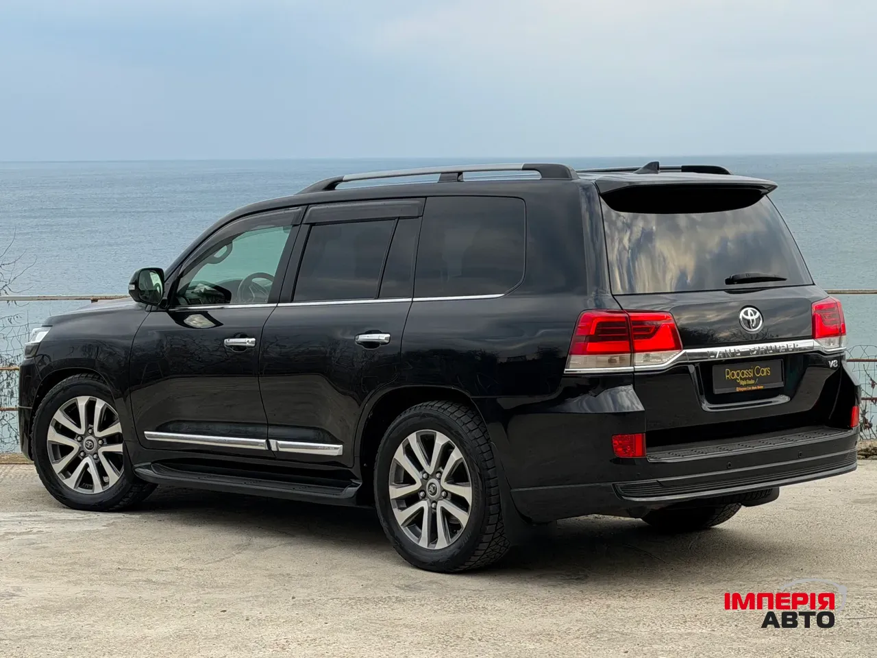 Toyota Land Cruiser - фото 12