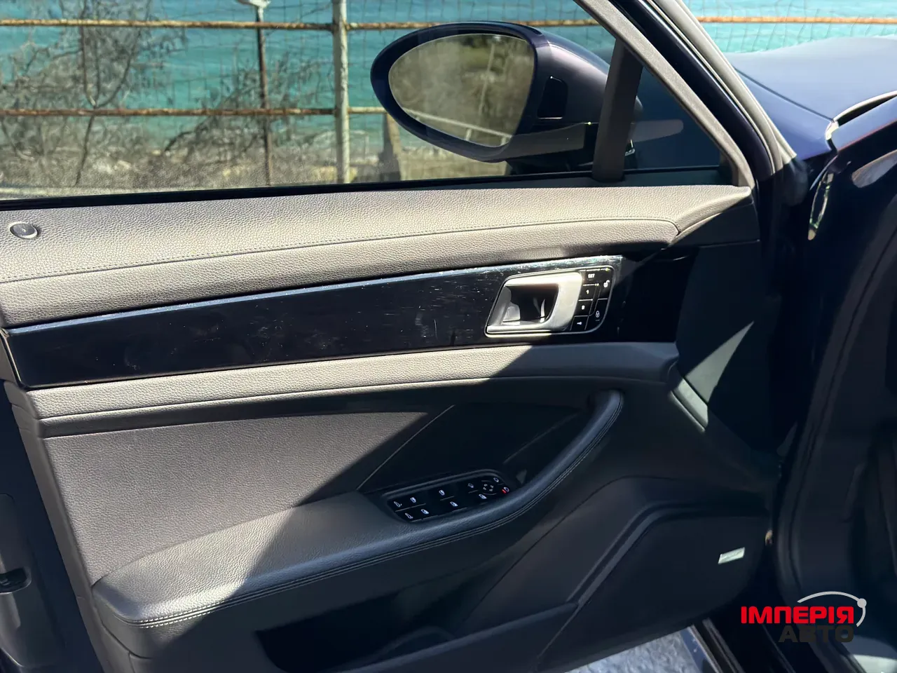 Porsche Panamera - фото 27