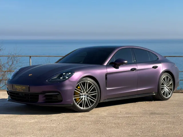 Porsche Panamera - фото 1