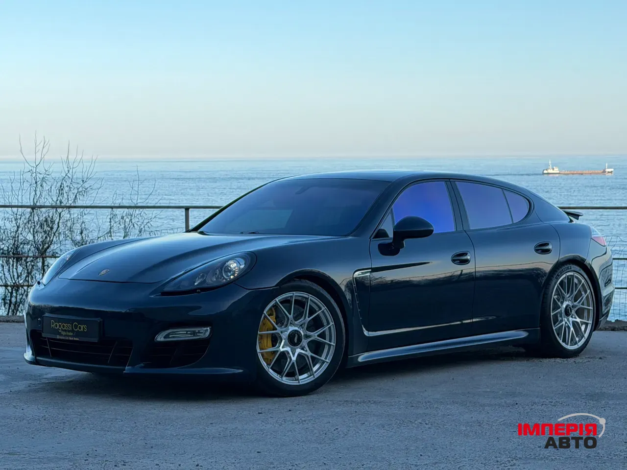 Porsche Panamera - фото 1