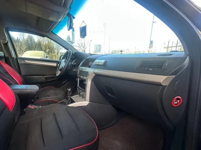 Opel Astra - фото 2