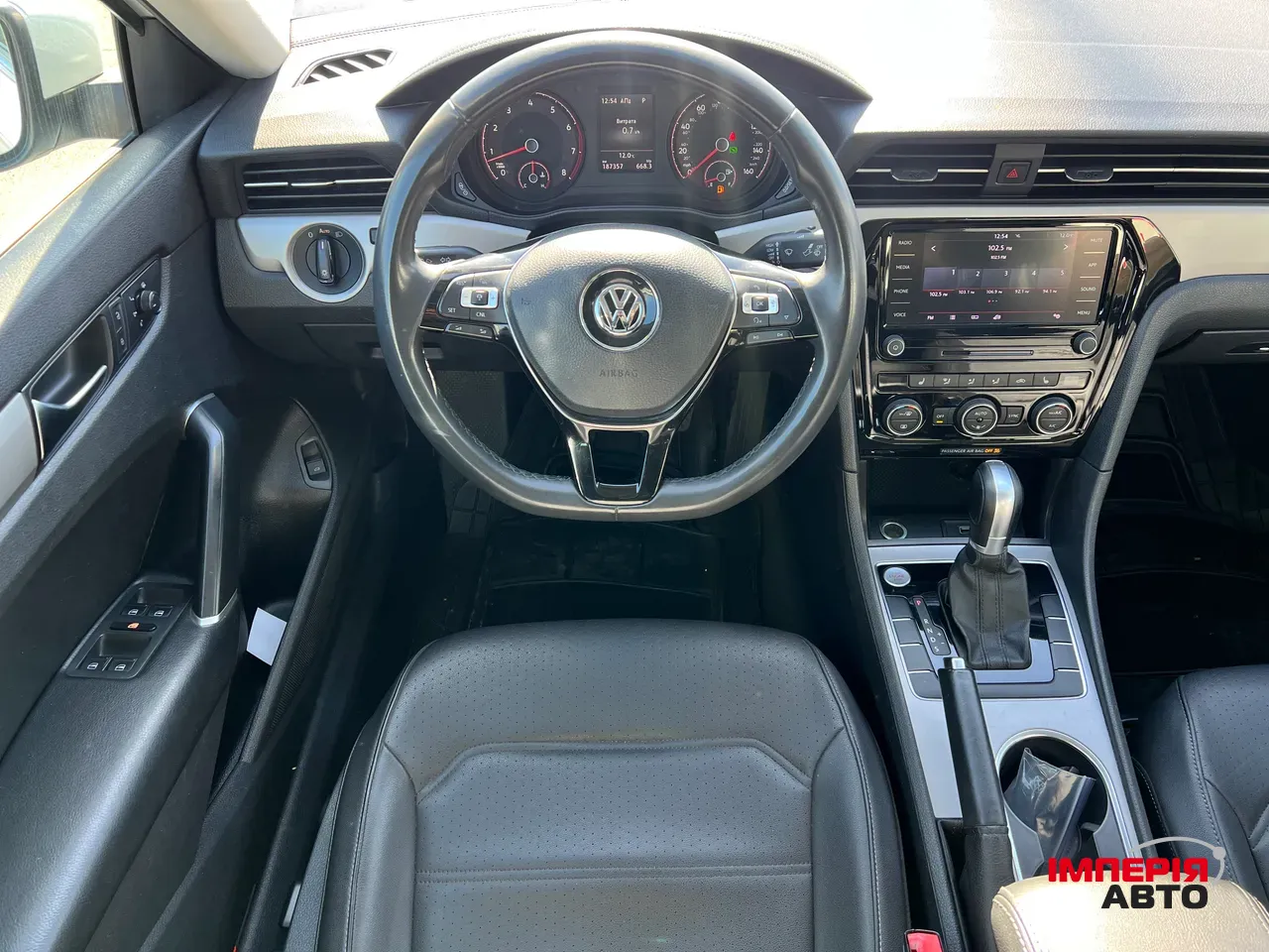 Volkswagen Passat - фото 13