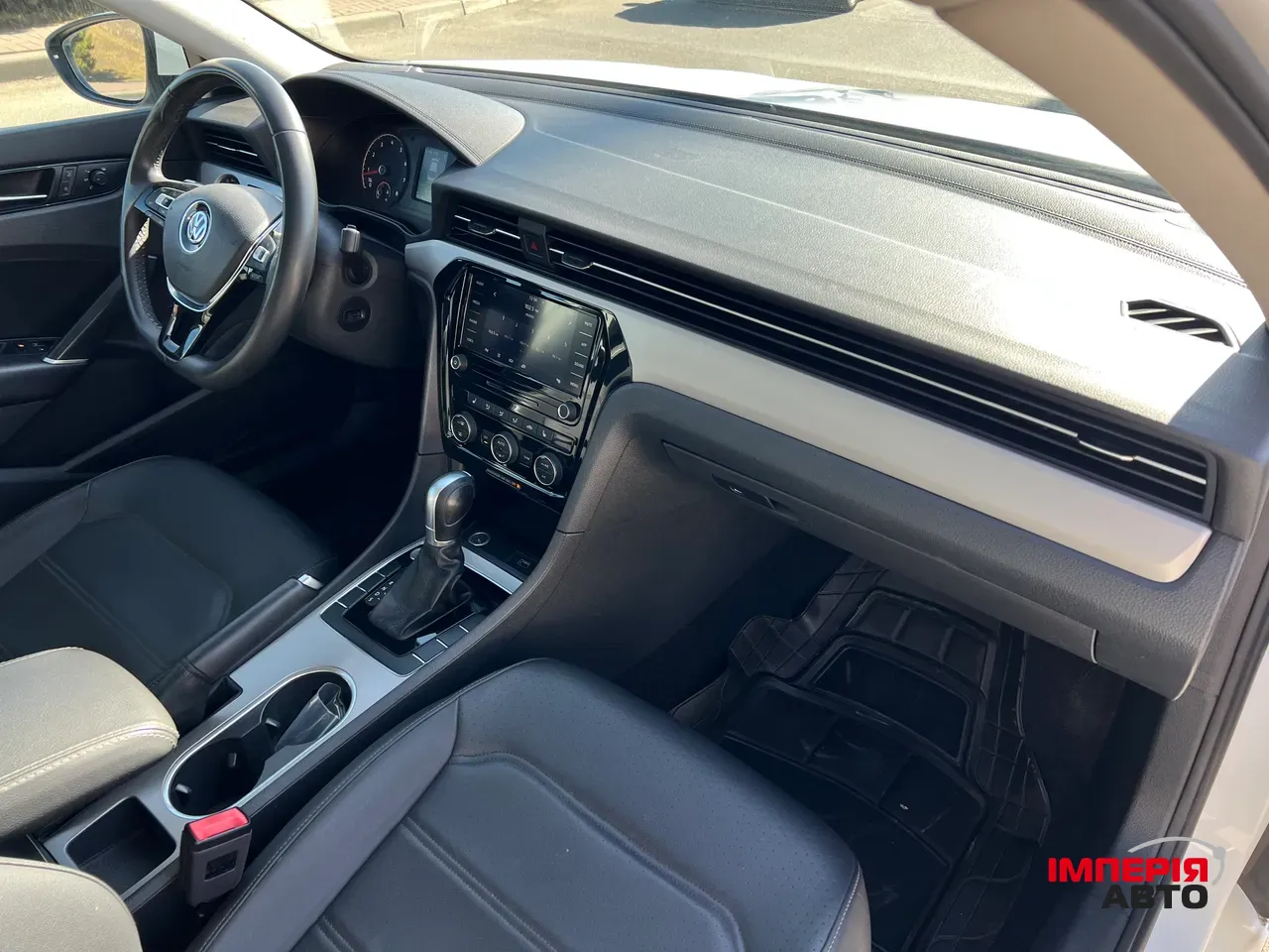 Volkswagen Passat - фото 18