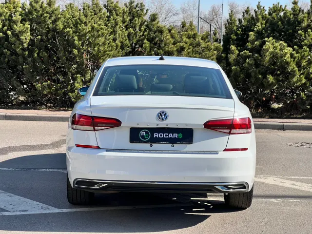 Volkswagen Passat - фото 4