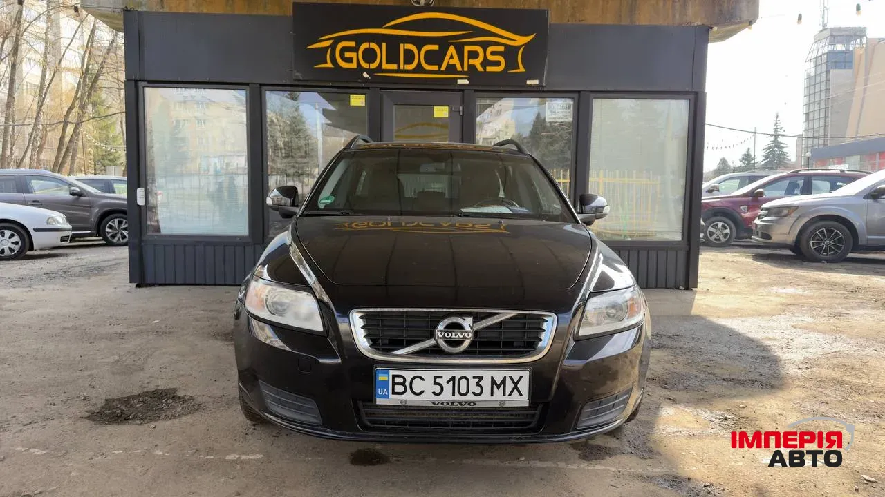 Volvo V50 - фото 1