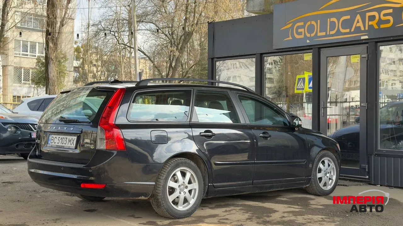 Volvo V50 - фото 11