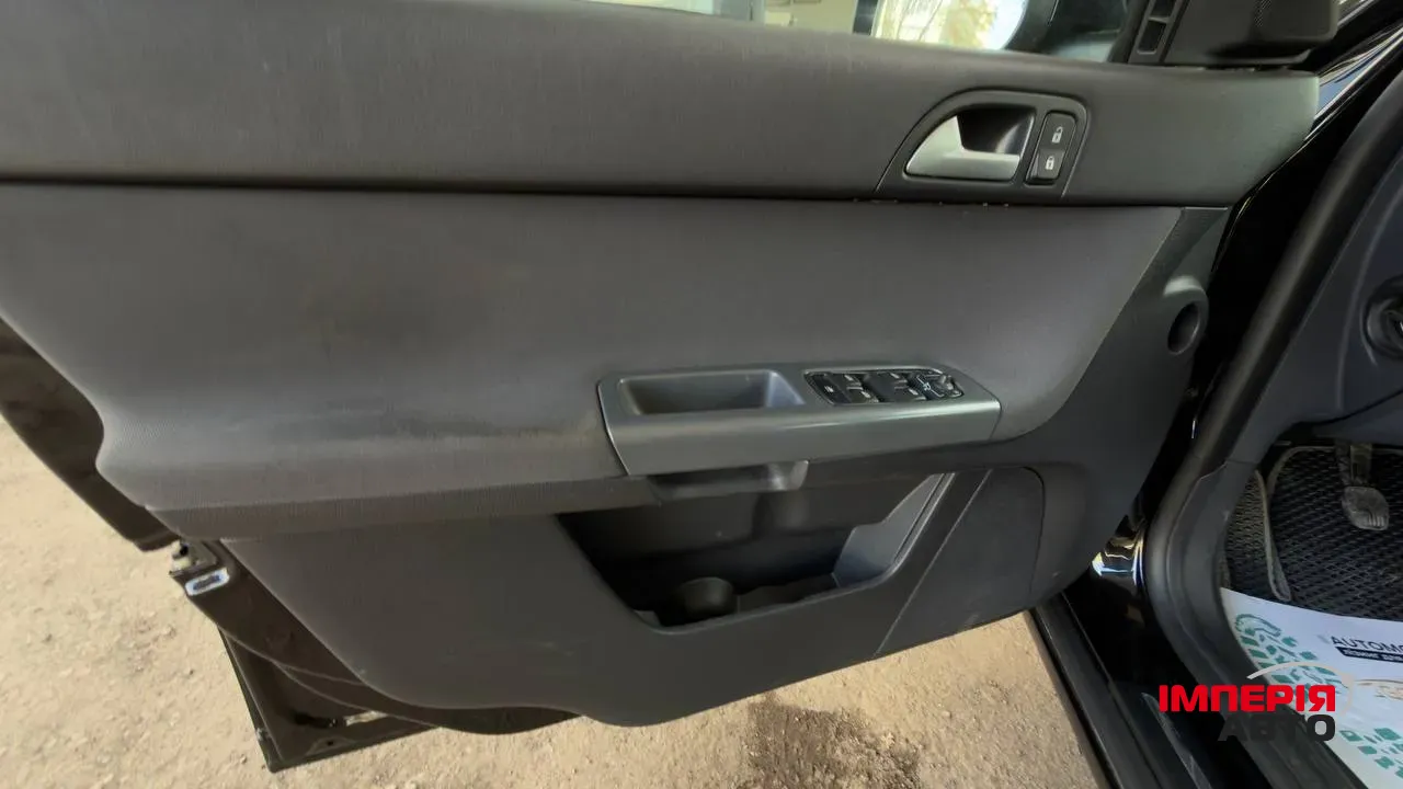 Volvo V50 - фото 2