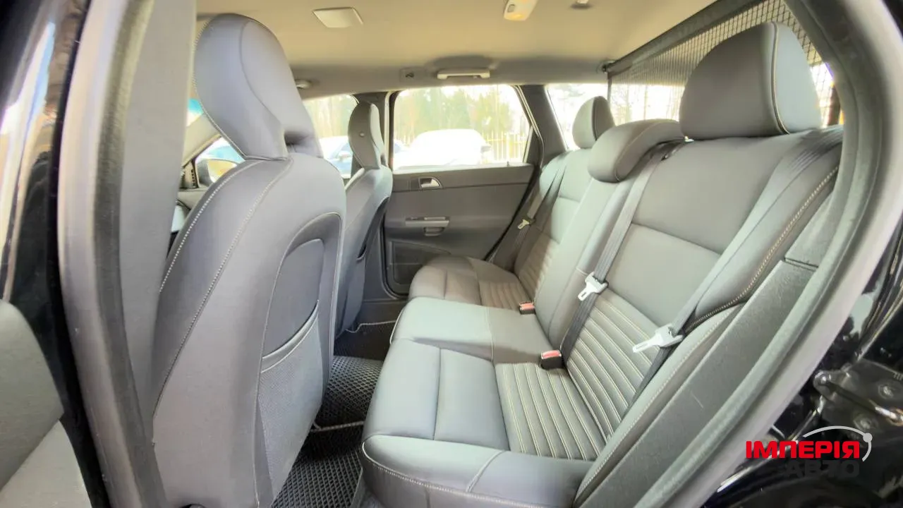 Volvo V50 - фото 9