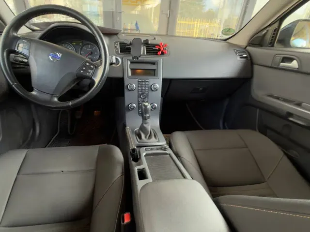 Volvo V50 - фото 3