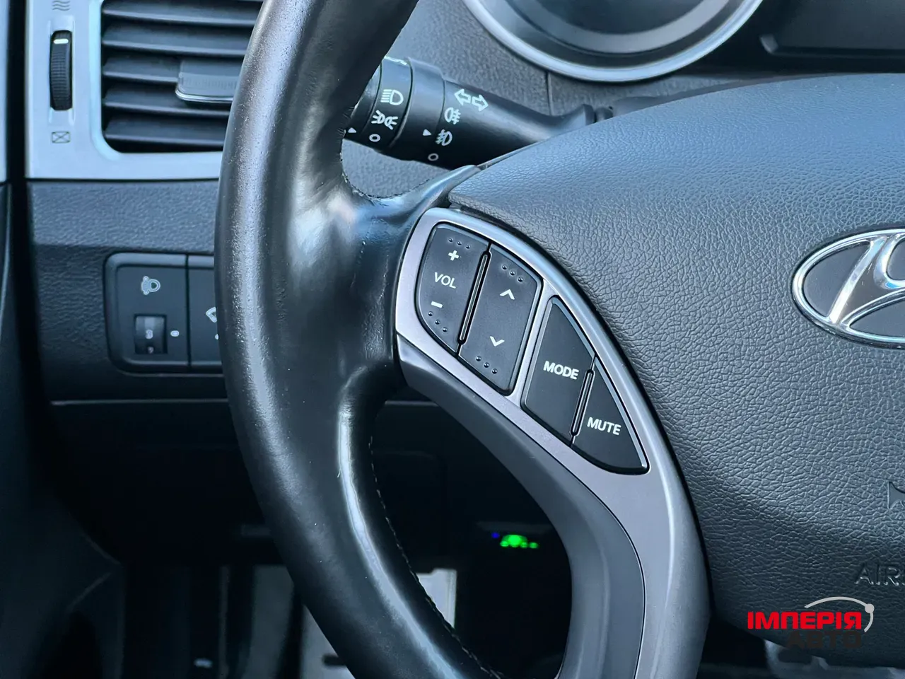 Hyundai Elantra - фото 17