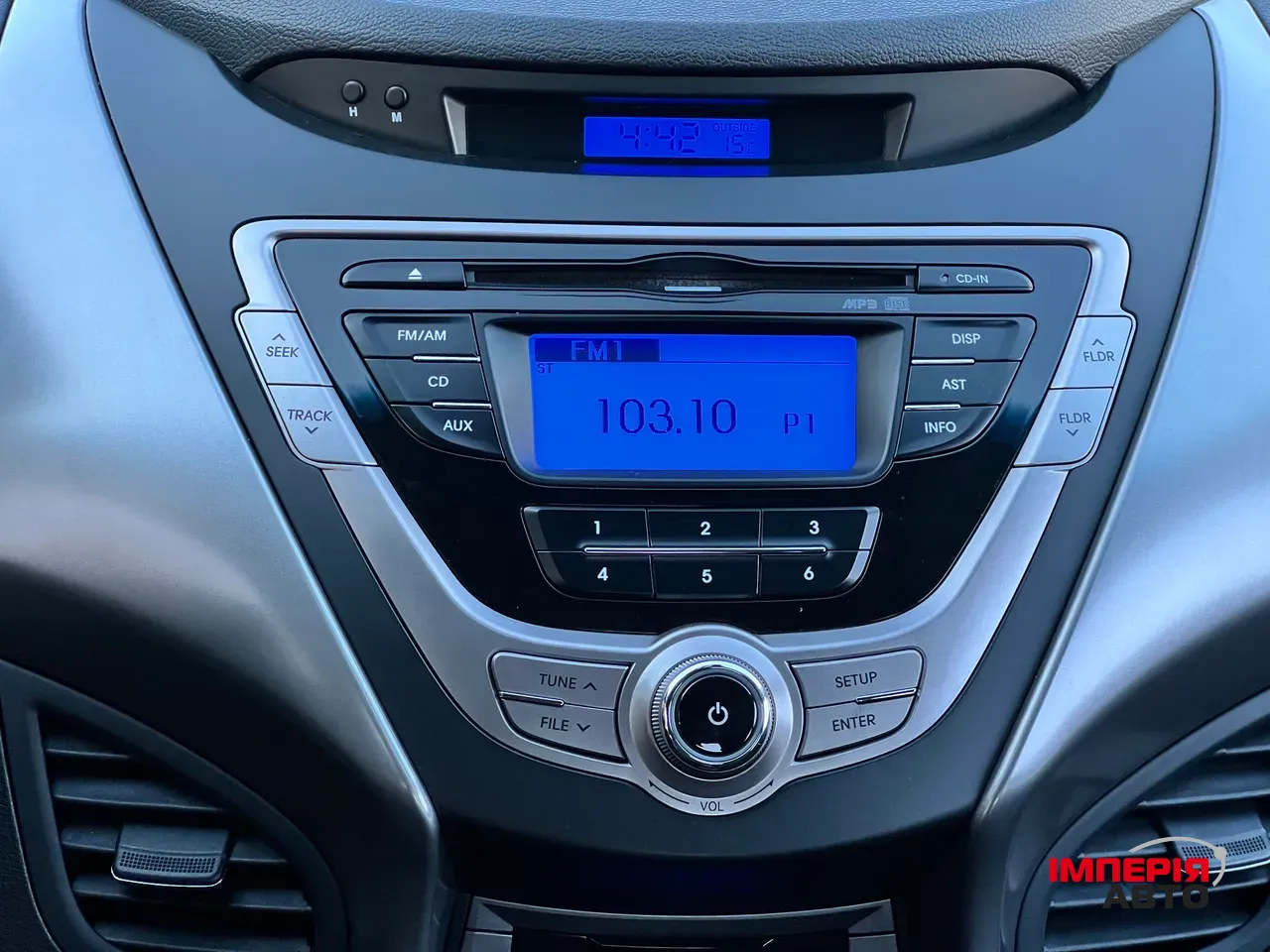 Hyundai Elantra - фото 10