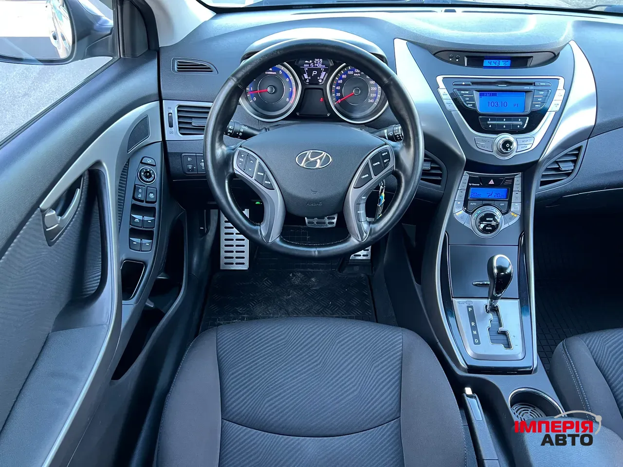 Hyundai Elantra - фото 14