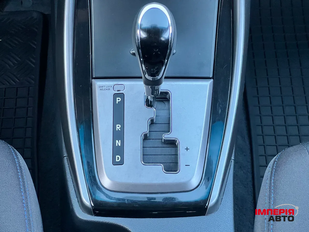 Hyundai Elantra - фото 12