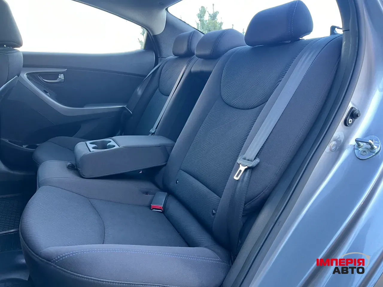 Hyundai Elantra - фото 16