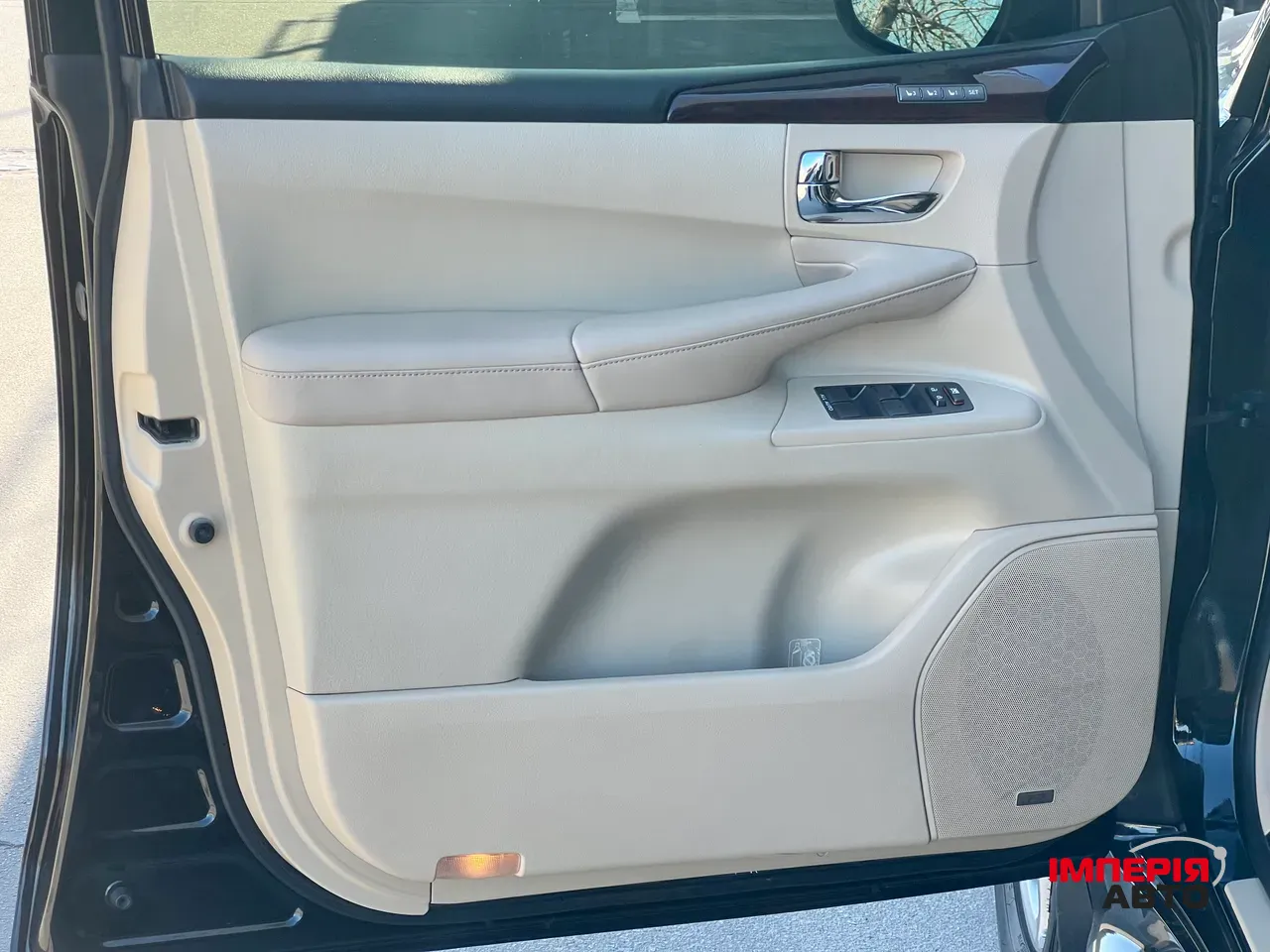 Lexus LX - фото 8