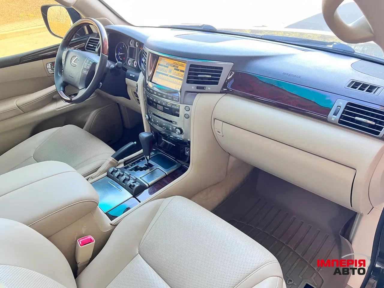 Lexus LX - фото 24