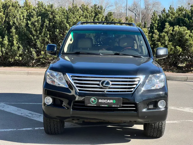 Lexus LX - фото 2