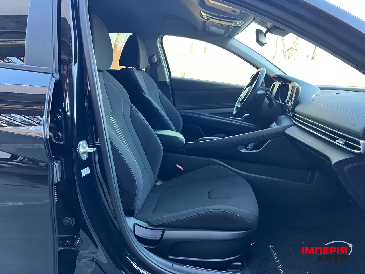 Hyundai Elantra - фото 25