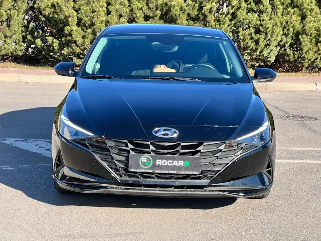 Hyundai Elantra - фото 2