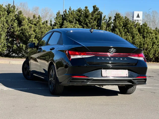 Hyundai Elantra - фото 5