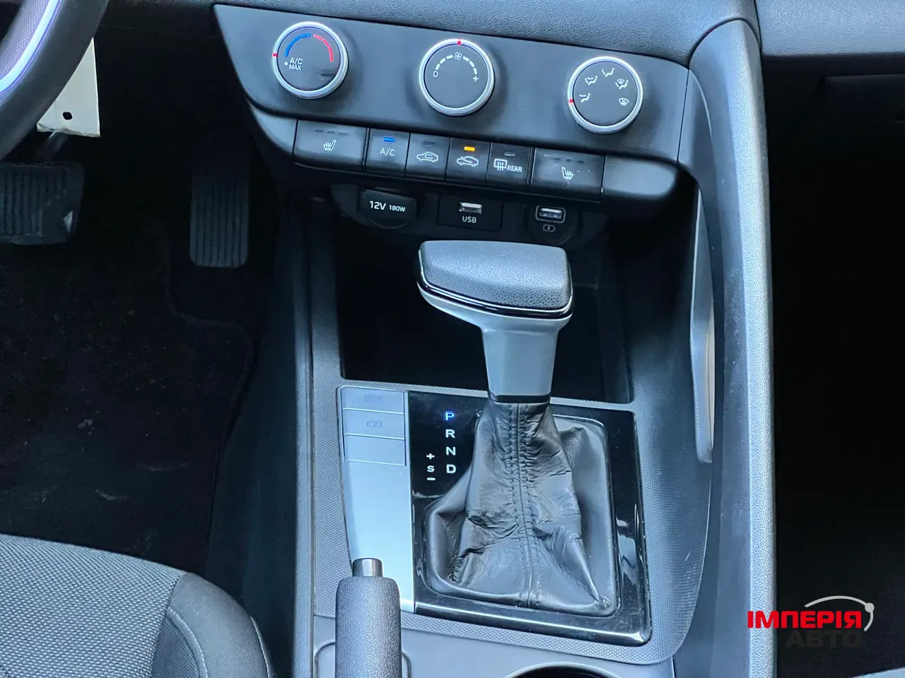 Hyundai Elantra - фото 17