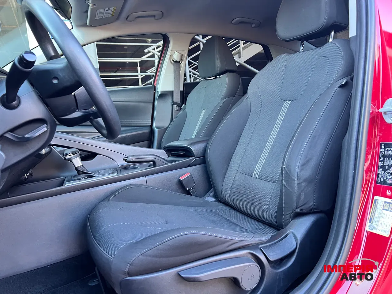 Hyundai Elantra - фото 8