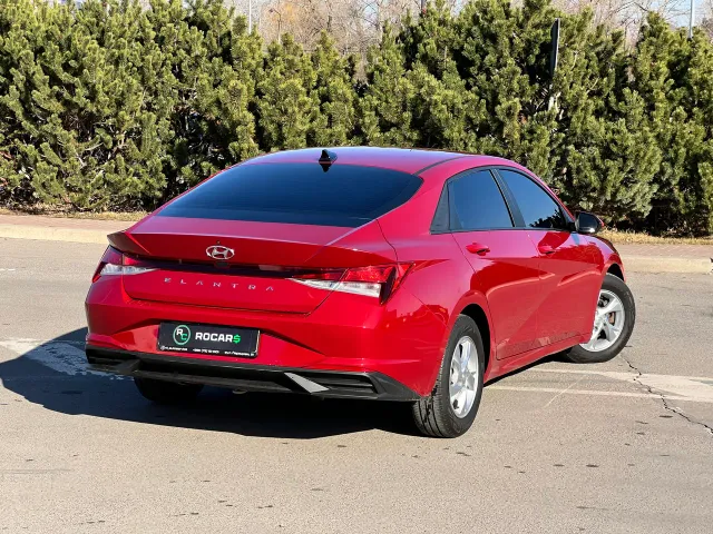 Hyundai Elantra - фото 5
