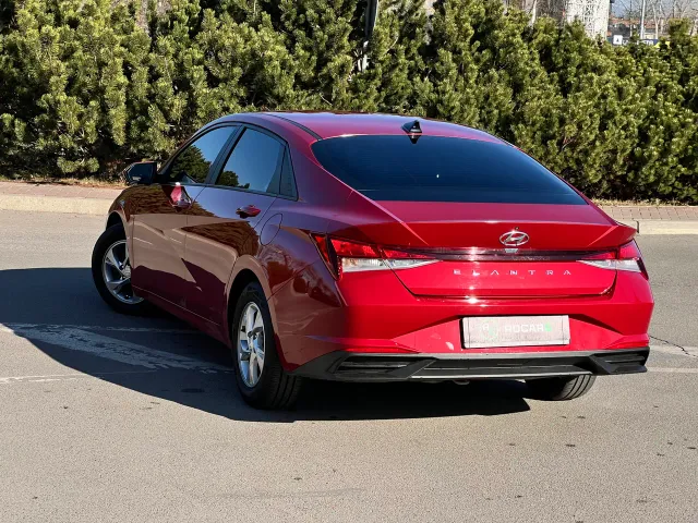 Hyundai Elantra - фото 4
