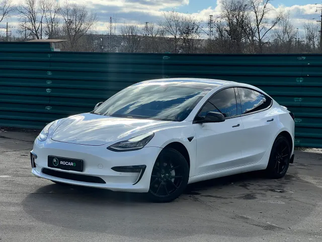 Tesla Model 3 - фото 3