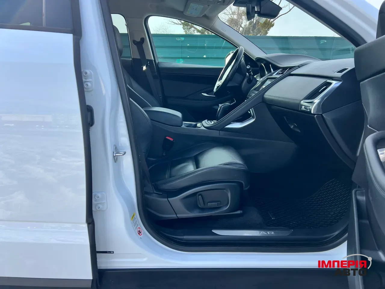 Jaguar E-Pace - фото 10