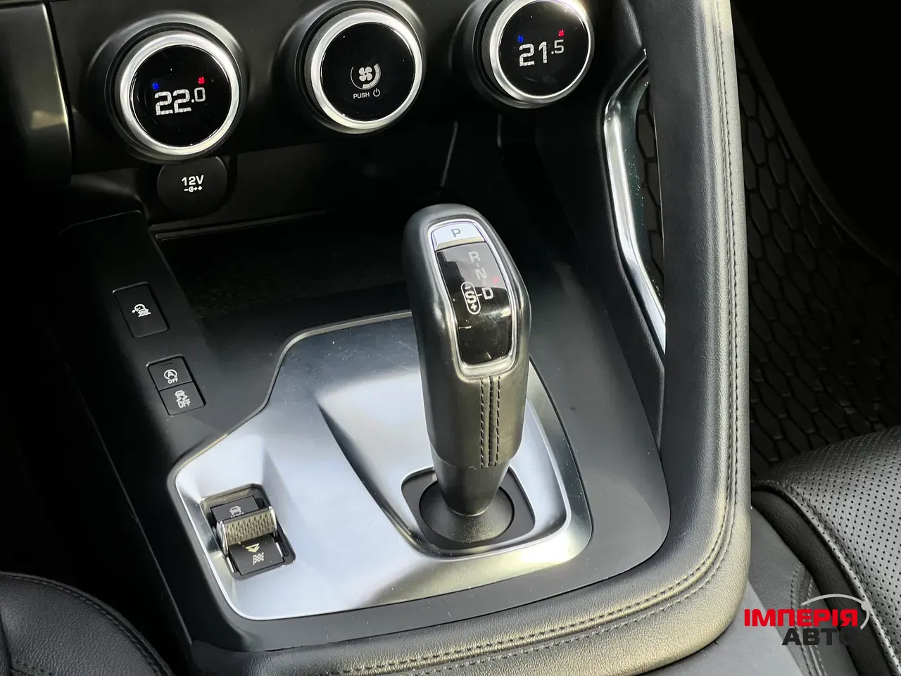 Jaguar E-Pace - фото 25