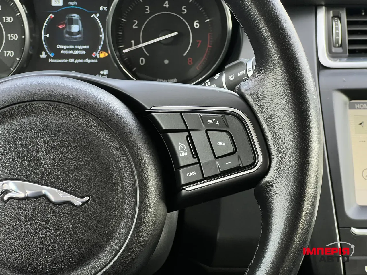 Jaguar E-Pace - фото 26
