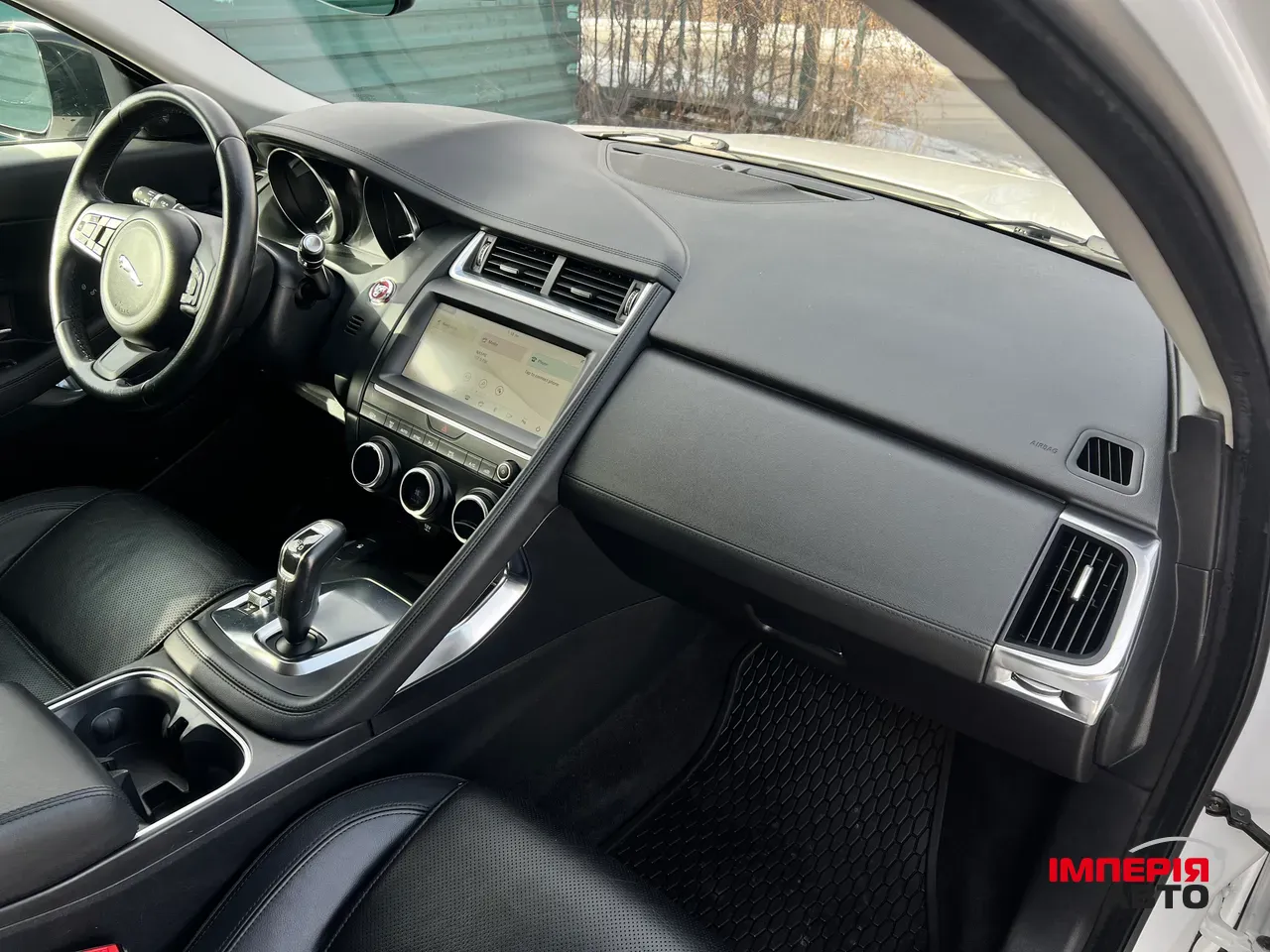 Jaguar E-Pace - фото 11