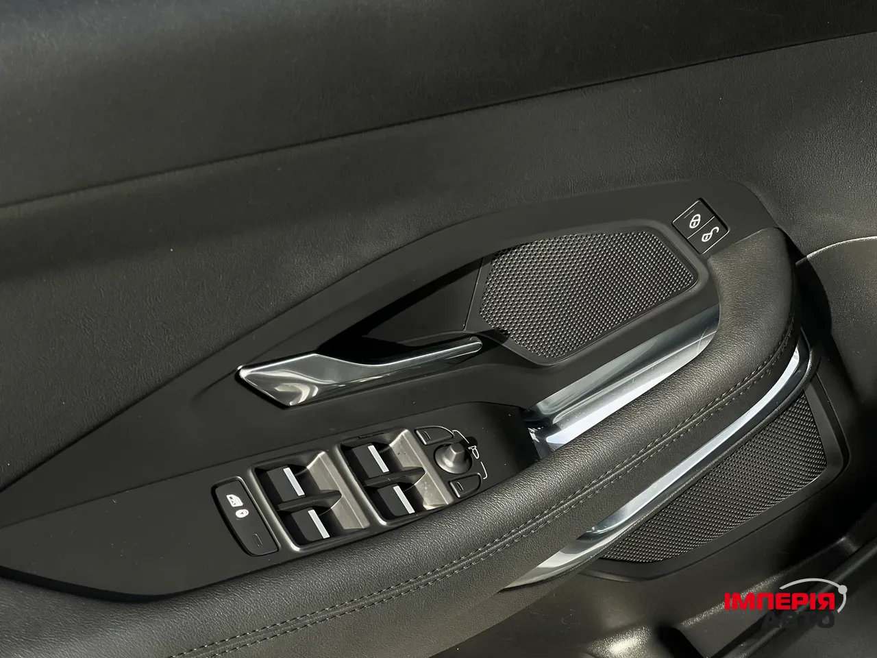 Jaguar E-Pace - фото 9