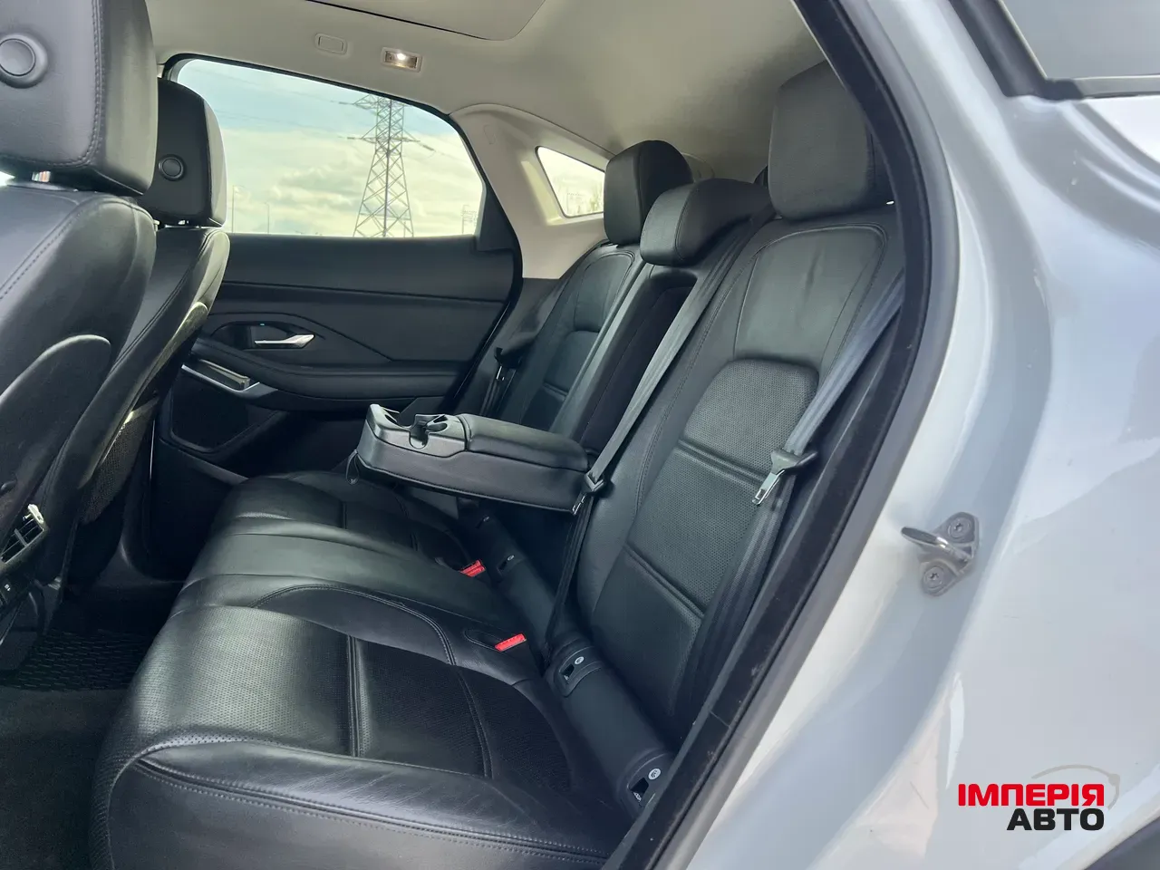Jaguar E-Pace - фото 20