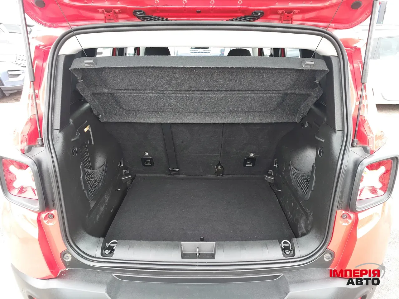 Jeep Renegade - фото 9