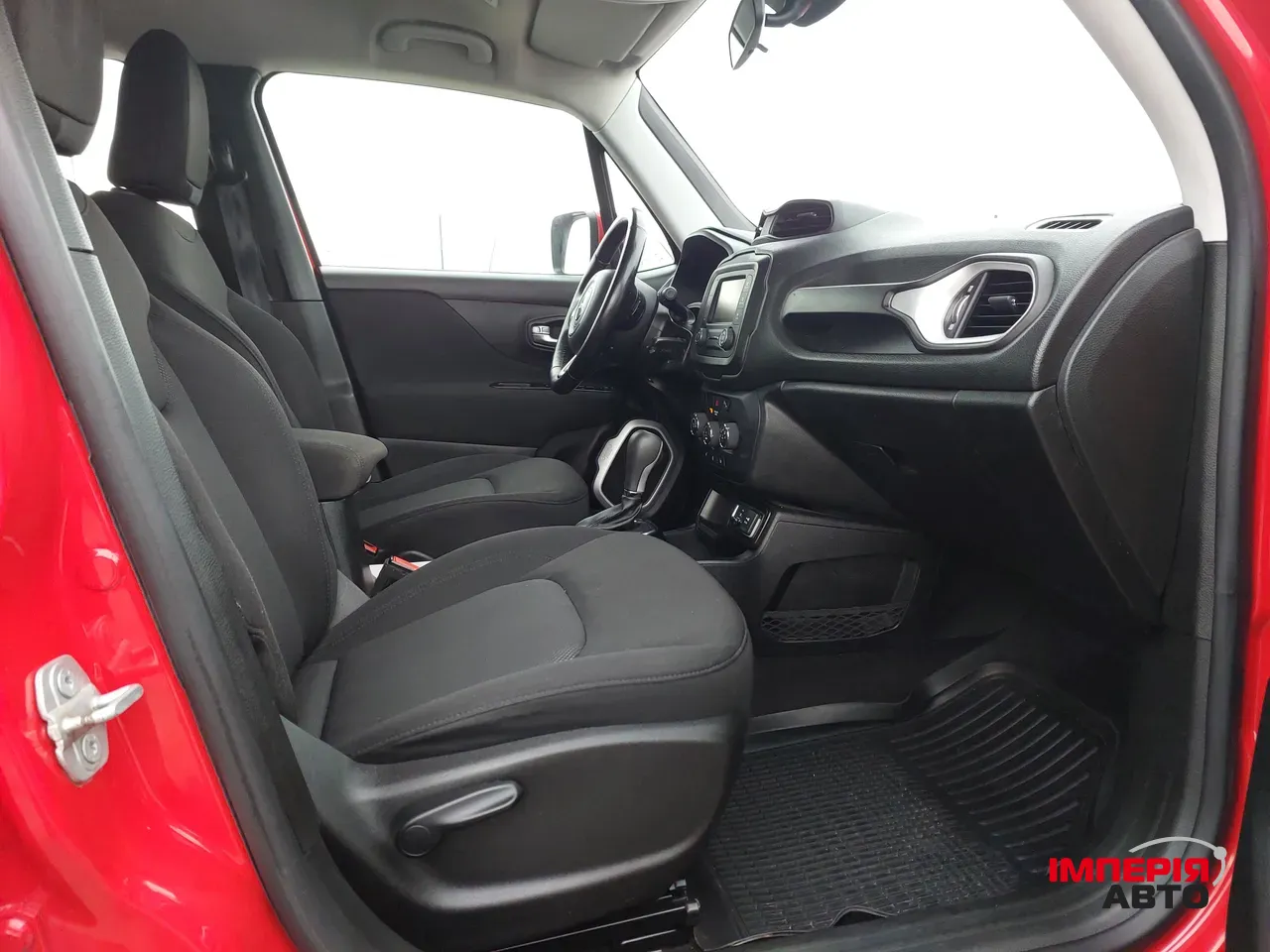 Jeep Renegade - фото 27