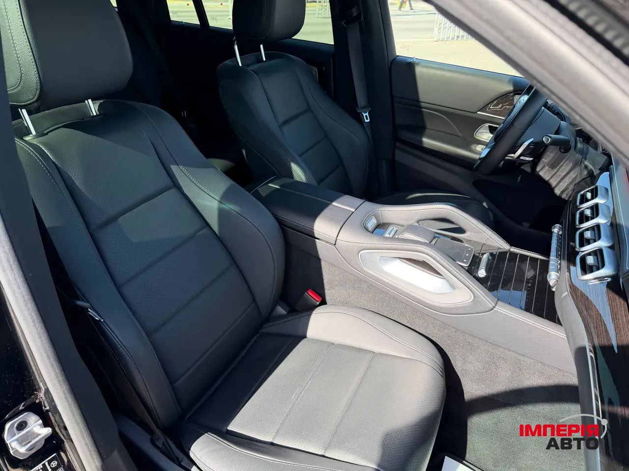 Mercedes-Benz GLS - фото 12