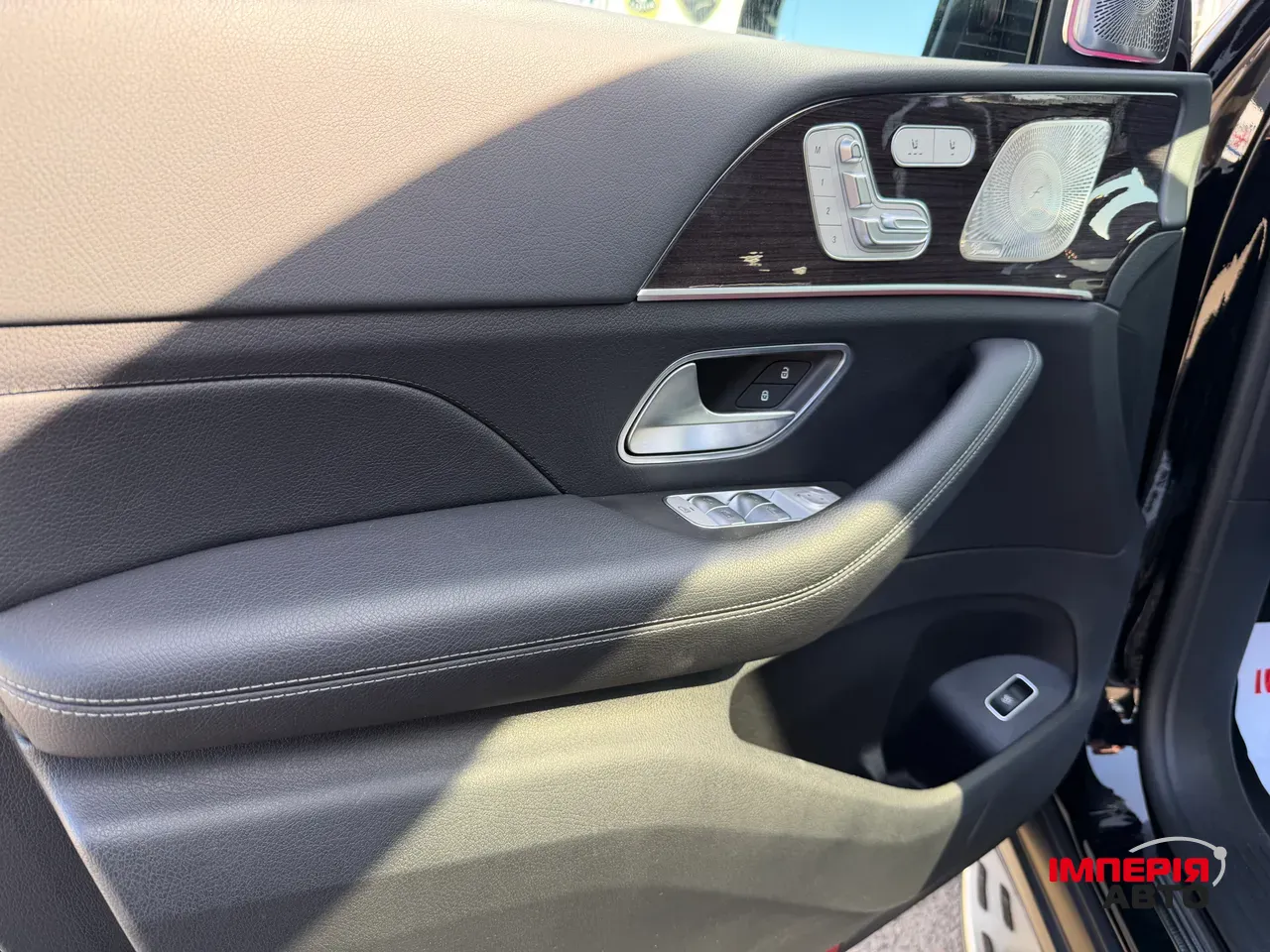 Mercedes-Benz GLS - фото 10