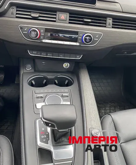 Audi A4 - фото 7