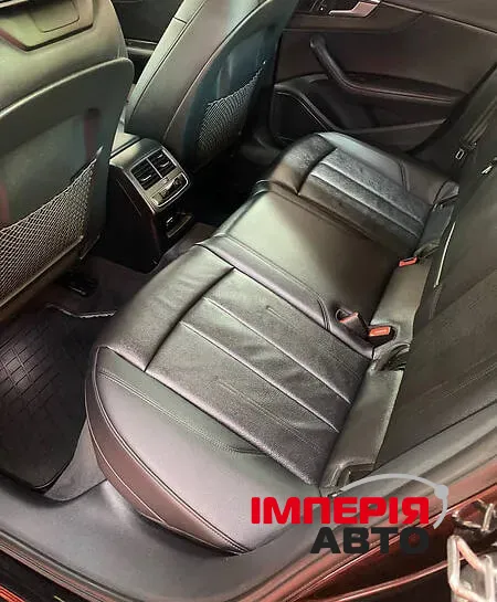 Audi A4 - фото 5