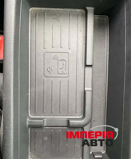 Audi A4 - фото 8